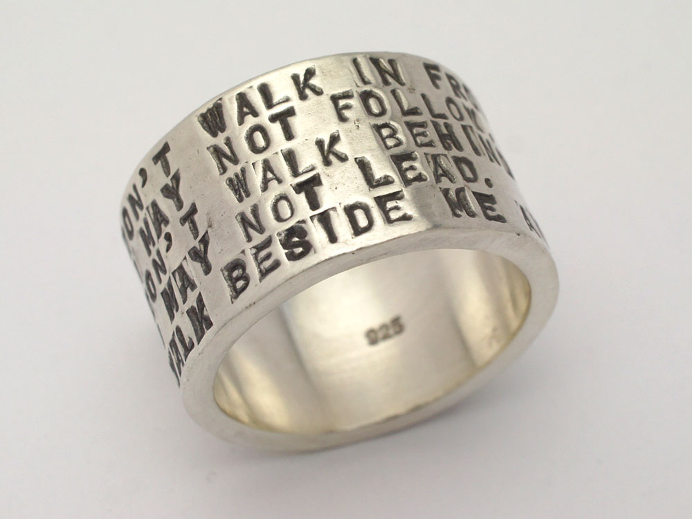 人生の岐路に立つあなたへの言葉を刻めるリング